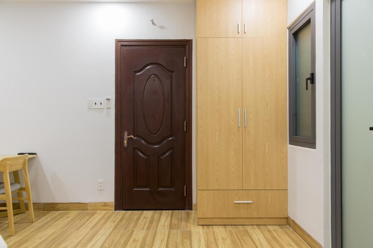 Готель Reddoorz Premium Near E-Town Хошимін Екстер'єр фото