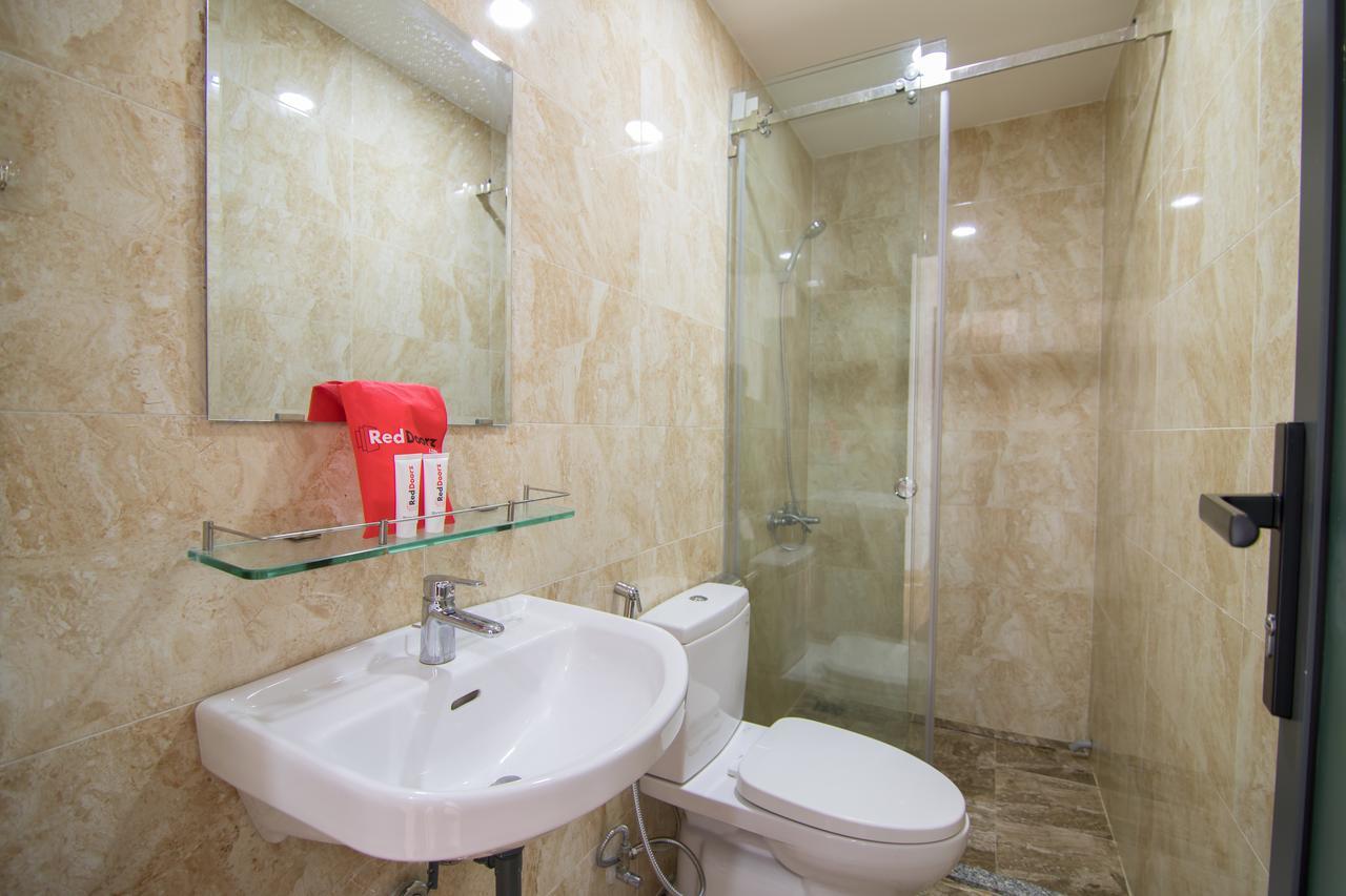 Готель Reddoorz Premium Near E-Town Хошимін Екстер'єр фото